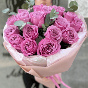 Bouquet '17 pink peony roses with eucalyptus'