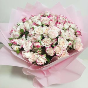 19 Reflex Spray Roses Bouquet