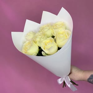 Bouquet 'Ivan's White Roses, 7'