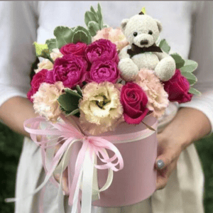 Hat box with flowers 'Summer mood'