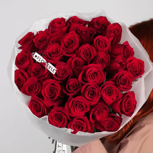 Classic bouquet of 35 Pure roses