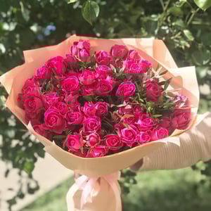 Ramo 'Bright spray roses'