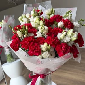 Blossom Contrast Bouquet