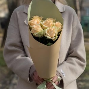 Bouquet of soft peach roses