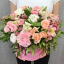 Hat box with flowers 'Anabel'