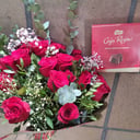 Ruby roses with candies