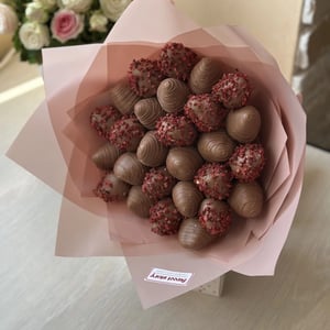 Strauß Erdbeeren in Milchschokolade