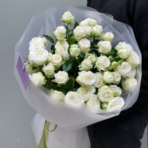 Bouquet de roses blanches à fleurs de pivoine