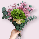 Ramo de flores preservadas verde y rosa