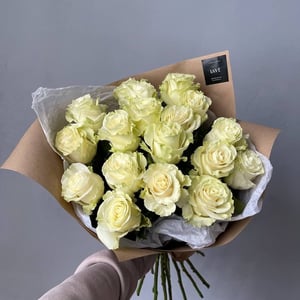 Blumenstrauß 'Rose weiß 17 Stück'