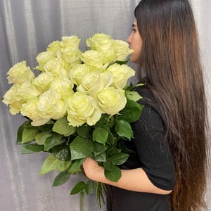 Ramo 'Bouquet of 25 white roses 90 cm'