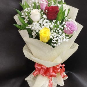 Mixed roses bouquet