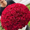 Hat box with flowers '101 roses in a box'