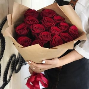 Bouquet '15 chic burgundy roses'