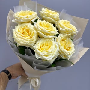 Bouquet of 7 peony-shaped roses