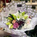 Ramo de flores de puntos alegres