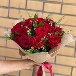 Bouquet of 19 red roses