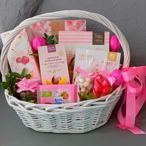 Подарочная корзина "В розовом''