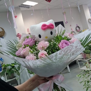Blumenstrauß mit Hello Kitty