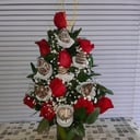 Arrangement von Erdbeeren mit Schokolade und Rose