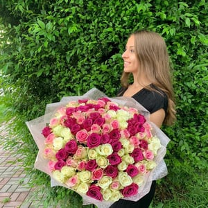 Bouquet '101 roses in a delicate design'