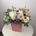 Blumenarrangement 'The scent of tenderness'