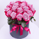 Hat box with flowers 'Lady of the flowers: 20 purple roses in a hatbox'