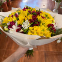 A bouquet of 100 freesias — a delicate floral cloud that fills the heart with joy and the scent of spring.
