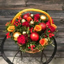 Cesta de rosas de año nuevo