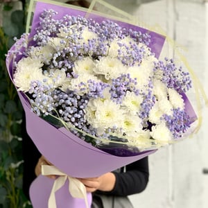 Bouquet of chrysanthemums and gypsophila