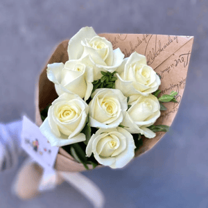 Bouquet of white roses